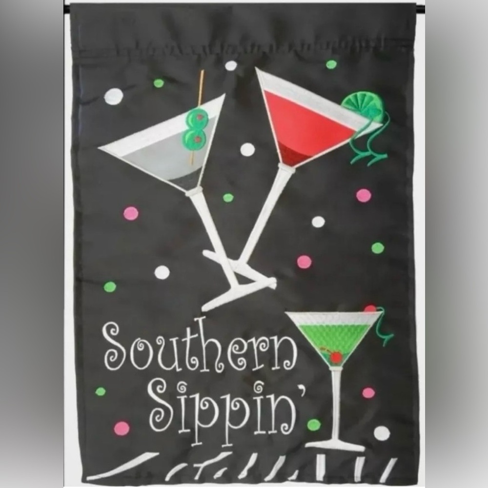 Magnolia Lane Garden Size Flag 13x18
Double sided- heavy weight nylon